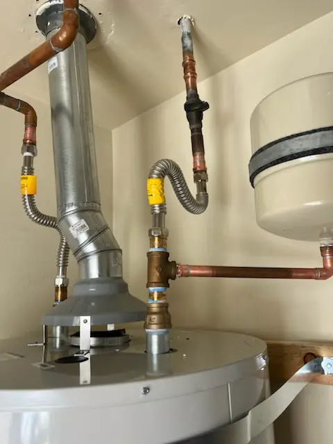 Water heater installation and plumbing repair in Laurelhurst
